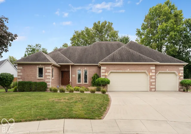 Photo 1 of Sale Pending at 4383 Red Hawk Ct S, Columbus, IN 47203 | MLS# 22126010 | Listing updated on 2026-10-07