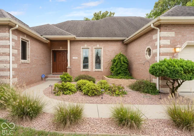 Photo 2 of Sale Pending at 4383 Red Hawk Ct S, Columbus, IN 47203 | MLS# 22126010 | Listing updated on 2026-10-07
