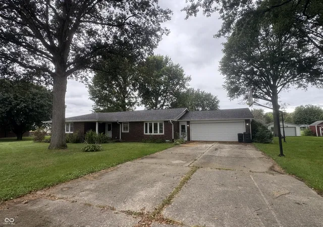 Photo 2 of Sale Pending at 244 W 900 North, Alexandria, IN 46001 | MLS# 22126021 | Listing updated on 2026-09-25