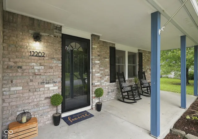 Photo 2 of Single family home for sale at 12202 Colbarn Pl, Fishers, IN 46038 | MLS# 22126041 | Listing updated on 2026-10-02