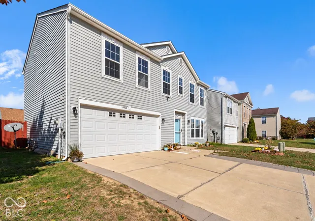 Photo 2 of Single family home for sale at 10920 Zimmerman Ln, Indianapolis, IN 46231 | MLS# 22126044 | Listing updated on 2026-10-27