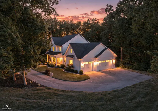 Photo 2 of Single family home for sale at 8635 Auburn Ridge, Martinsville, IN 46151 | MLS# 22126050 | Listing updated on 2026-10-02