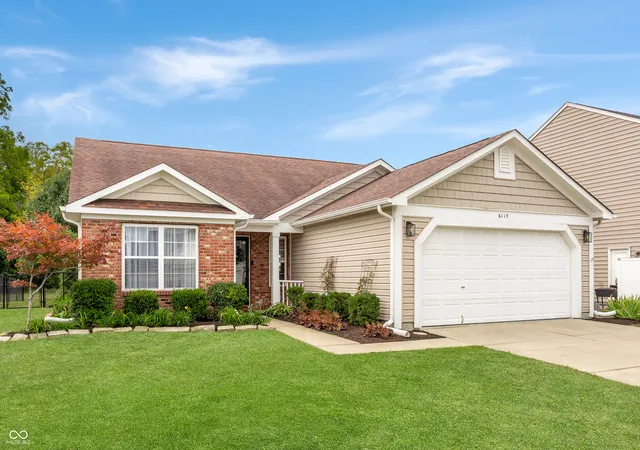 Photo 1 of Single family home for sale at 6115 Green Glade Dr, Whitestown, IN 46075 | MLS# 22126051 | Listing updated on 2026-10-07