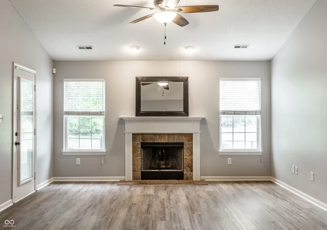 Photo 4 of Single family home for sale at 6115 Green Glade Dr, Whitestown, IN 46075 | MLS# 22126051 | Listing updated on 2026-10-07