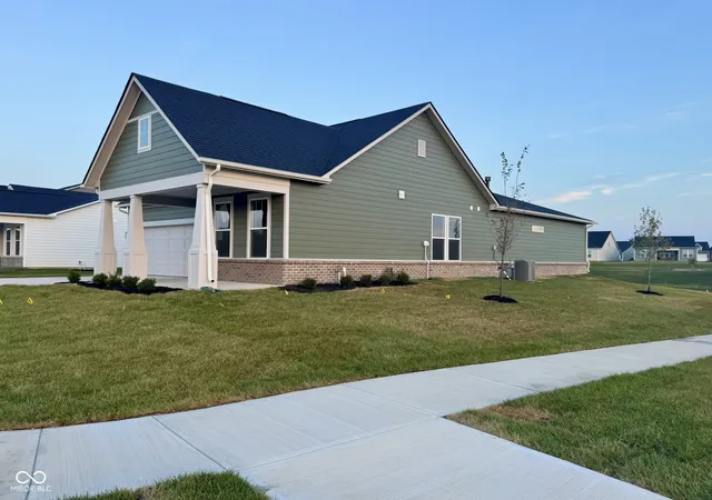 Photo 1 of Single family home for sale at 3198 Bellflower Dr, Greenwood, IN 46143 | MLS# 22126065 | Listing updated on 2026-09-23