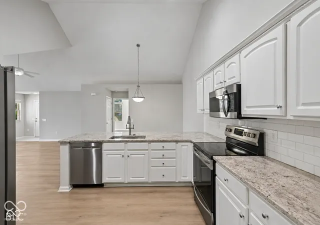 Photo 3 of Condo for sale at 16613 Brownstone Ct, Westfield, IN 46074 | MLS# 22126073 | Listing updated on 2026-10-09