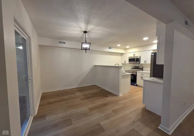Photo 4 of Single family home for sale at 4926 Pembridge Dr, Indianapolis, IN 46254 | MLS# 22126078 | Listing updated on 2026-09-30