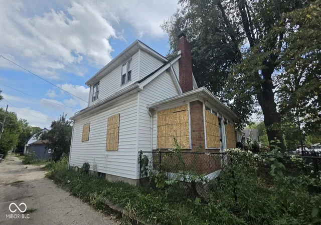 Photo 3 of Single family home for sale at 1735 N Oxford St, Indianapolis, IN 46218 | MLS# 22126085 | Listing updated on 2026-09-29