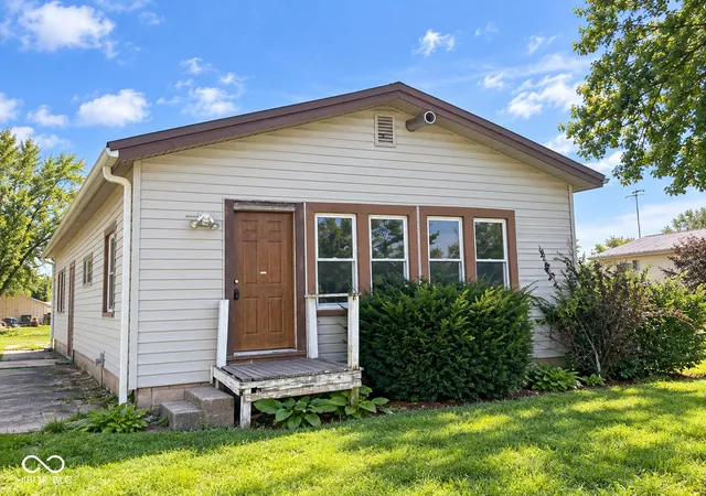 Photo 1 of Sale Pending at 6 Putnam, Fillmore, IN 46128 | MLS# 22126096 | Listing updated on 2026-09-28
