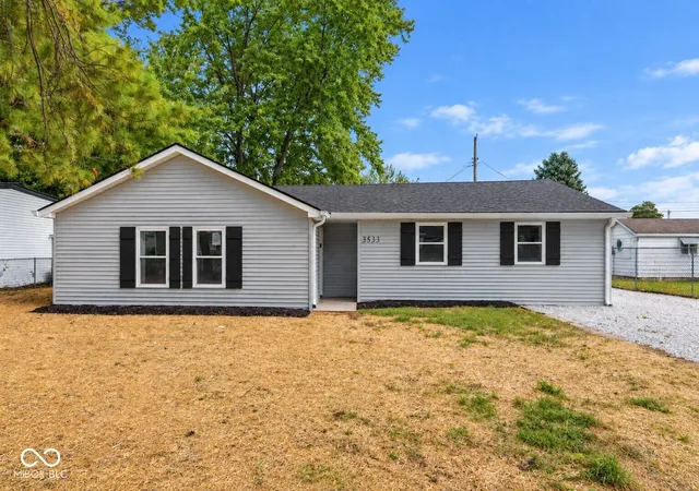 Photo 1 of Single family home for sale at 3533 Hunt St, Plainfield, IN 46168 | MLS# 22126098 | Listing updated on 2026-10-08