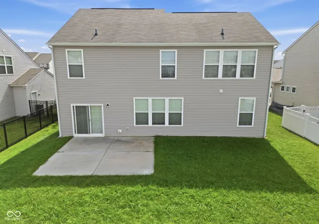 Photo 3 of Single family home for sale at 6660 Harvest Moon Ln, Whitestown, IN 46075 | MLS# 22126100 | Listing updated on 2026-10-02