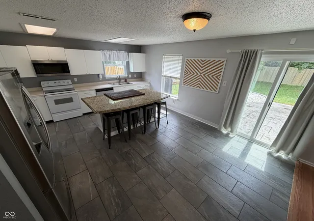 Photo 2 of Single family home for sale at 10643 Howe Rd, Fishers, IN 46038 | MLS# 22126134 | Listing updated on 2026-09-25