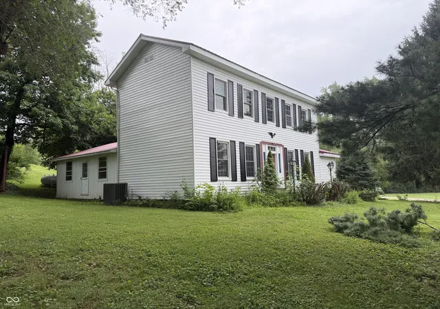 Photo 3 of Single family home for sale at 6256 W Fall Crk Dr, Pendleton, IN 46064 | MLS# 22126139 | Listing updated on 2026-09-25