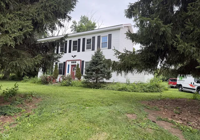 Photo 3 of Single family home for sale at 6256 W Fall Crk Dr, Pendleton, IN 46064 | MLS# 22126139 | Listing updated on 2026-09-25