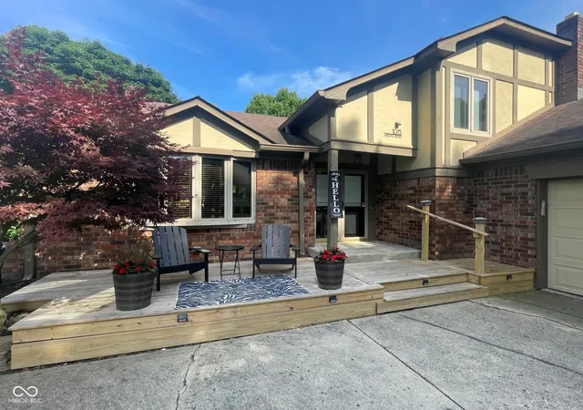 Photo 1 of Single family home for sale at 1015 Arroyo Rd, Greenwood, IN 46143 | MLS# 22126141 | Listing updated on 2026-09-30