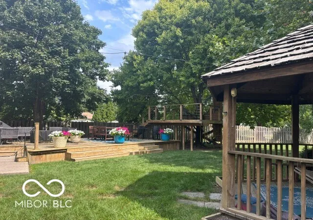 Photo 3 of Single family home for sale at 1015 Arroyo Rd, Greenwood, IN 46143 | MLS# 22126141 | Listing updated on 2026-09-30