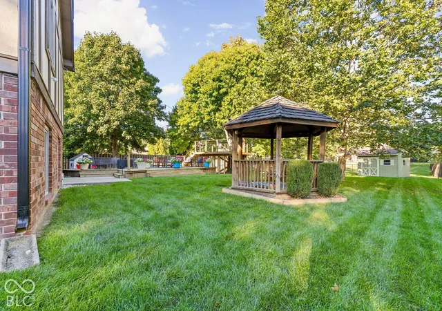 Photo 3 of Single family home for sale at 1015 Arroyo Rd, Greenwood, IN 46143 | MLS# 22126141 | Listing updated on 2026-10-02