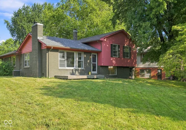 Photo 1 of Single family home for sale at 2700 Redbud Ln, Anderson, IN 46011 | MLS# 22126145 | Listing updated on 2026-09-17