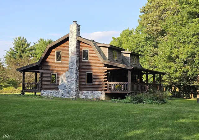 Photo 3 of Single family home for sale at 1764 County Rd 66, Auburn, IN 46706 | MLS# 22126159 | Listing updated on 2026-10-06