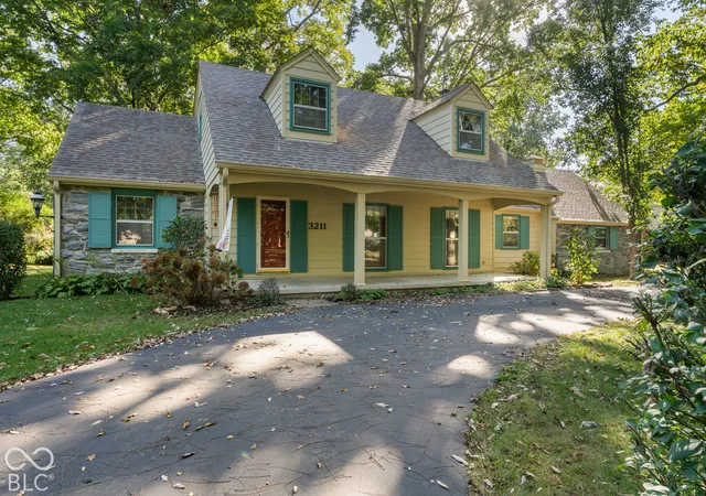 Photo 2 of Single family home for sale at 3211 Nugent Blvd, Columbus, IN 47203 | MLS# 22126164 | Listing updated on 2026-10-09
