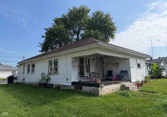 Photo 3 of Sale Pending at 1525 2nd Street, Bedford, IN 47421 | MLS# 22126175 | Listing updated on 2026-10-02
