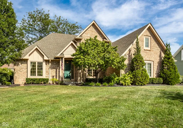 Photo 2 of Single family home for sale at 10415 Woods Edge Dr, Fishers, IN 46037 | MLS# 22126179 | Listing updated on 2026-09-29
