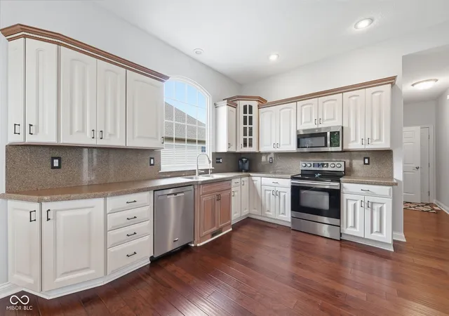 Photo 4 of Sale Pending at 209 S Buckingham Rd, Yorktown, IN 47396 | MLS# 22126181 | Listing updated on 2026-09-23