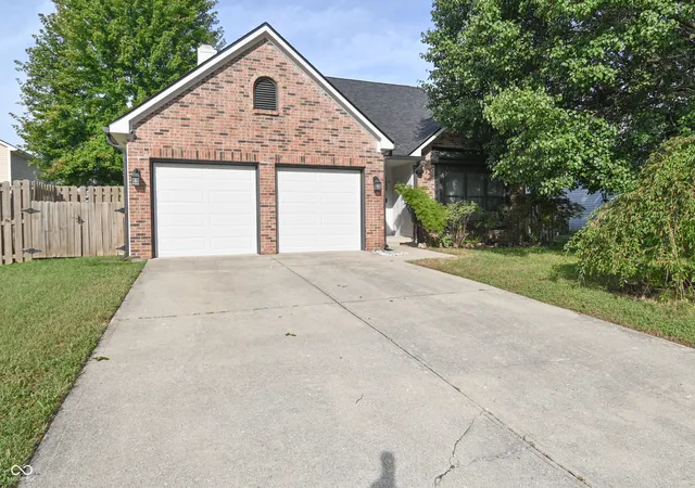 Photo 1 of Sale Pending at 1624 Pele Pl, Indianapolis, IN 46214 | MLS# 22126190 | Listing updated on 2026-10-28