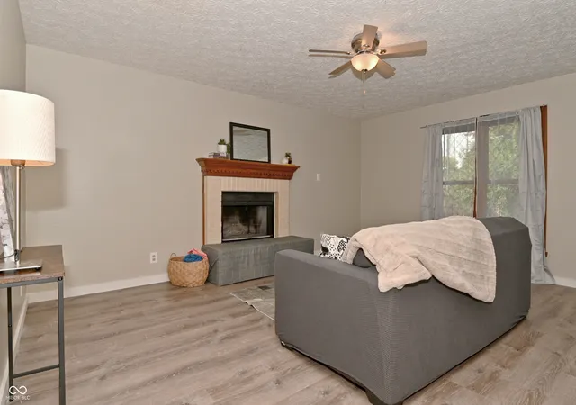 Photo 3 of Sale Pending at 1624 Pele Pl, Indianapolis, IN 46214 | MLS# 22126190 | Listing updated on 2026-10-28