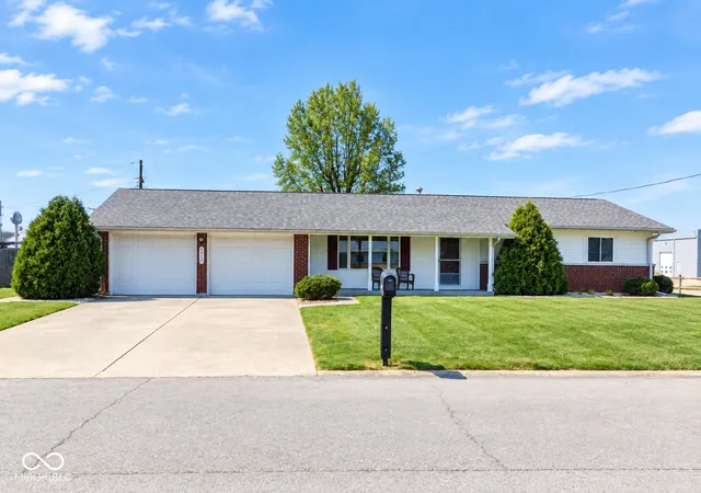 Photo 1 of Single family home for sale at 2017 N Nightingale Dr, Greensburg, IN 47240 | MLS# 22126201 | Listing updated on 2026-10-02