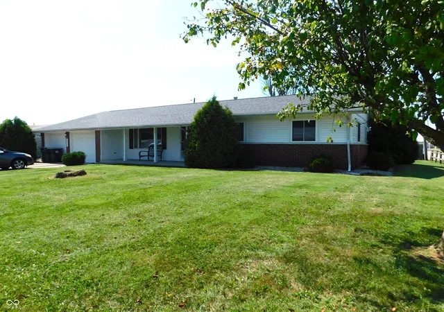 Photo 3 of Single family home for sale at 2017 N Nightingale Dr, Greensburg, IN 47240 | MLS# 22126201 | Listing updated on 2026-10-02