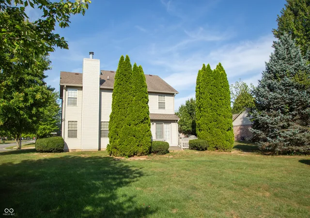 Photo 2 of Sale Pending at 1625 Black Oak Ln, Franklin, IN 46131 | MLS# 22126204 | Listing updated on 2026-09-19