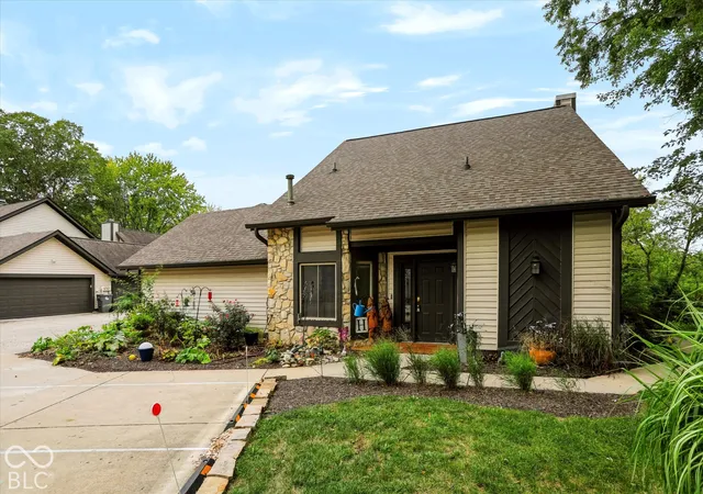 Condo for sale at 7670 Eagle Valley Pass, Indianapolis, IN 46214 | MLS# 22126206