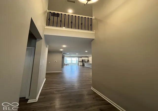 Photo 2 of Single family home for sale at 17101 Cole Evans Dr, Noblesville, IN 46060 | MLS# 22126208 | Listing updated on 2026-10-29