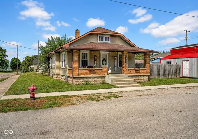 Photo 2 of Sale Pending at 203 N Washington St, Morristown, IN 46161 | MLS# 22126214 | Listing updated on 2026-09-18