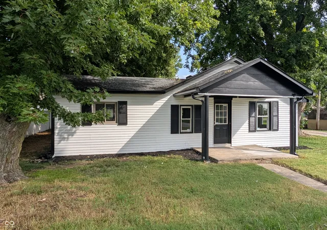 Photo 2 of Single family home for sale at 60 W Poston Rd, Martinsville, IN 46151 | MLS# 22126226 | Listing updated on 2026-09-25