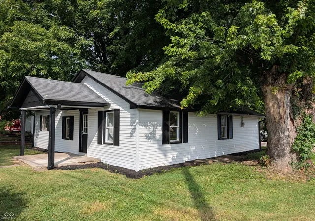 Photo 3 of Single family home for sale at 60 W Poston Rd, Martinsville, IN 46151 | MLS# 22126226 | Listing updated on 2026-09-25