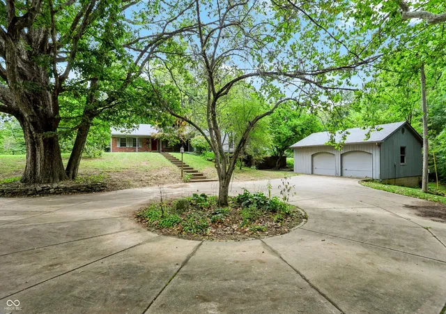 Photo 2 of Single family home for sale at 4303 E County Rd 150 N, Avon, IN 46123 | MLS# 22126228 | Listing updated on 2026-09-21
