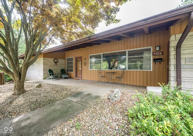 Photo 3 of Single family home for sale at 706 Highridge Ave, Greencastle, IN 46135 | MLS# 22126231 | Listing updated on 2026-09-22