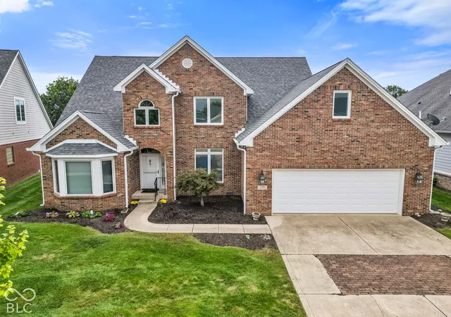 Photo 4 of Single family home for sale at 2201 Somerset Dr, Franklin, IN 46131 | MLS# 22126237 | Listing updated on 2026-09-28