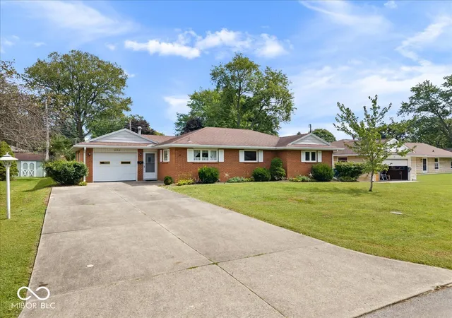Photo 2 of Sale Pending at 606 S Harvey Rd, Muncie, IN 47304 | MLS# 22126244 | Listing updated on 2026-09-20