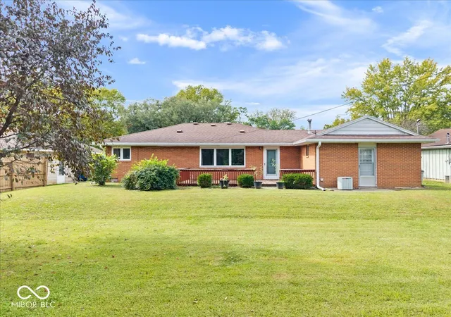 Photo 3 of Sale Pending at 606 S Harvey Rd, Muncie, IN 47304 | MLS# 22126244 | Listing updated on 2026-09-20