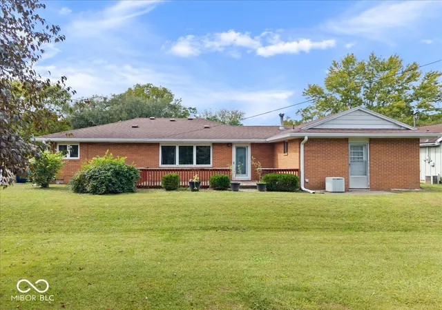 Photo 3 of Sale Pending at 606 S Harvey Rd, Muncie, IN 47304 | MLS# 22126244 | Listing updated on 2026-09-20