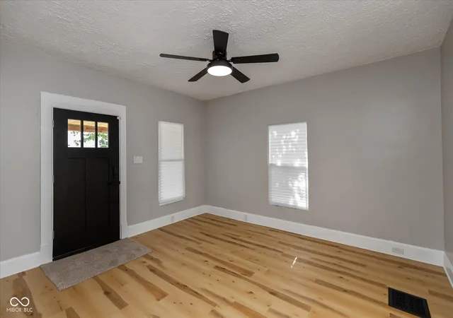 Photo 3 of Single family home for sale at 728 N Emerson Ave, Indianapolis, IN 46219 | MLS# 22126259 | Listing updated on 2026-10-06
