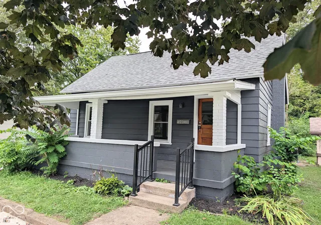 Photo 1 of Single family home for sale at 500 W Pike St, Martinsville, IN 46151 | MLS# 22126261 | Listing updated on 2026-10-01