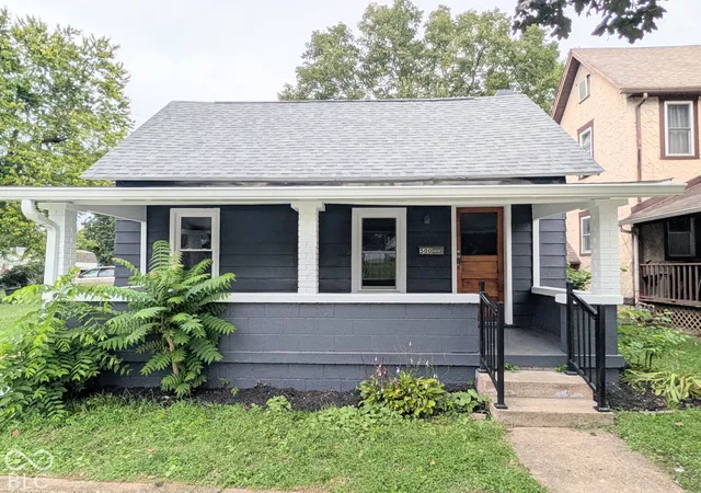 Photo 3 of Single family home for sale at 500 W Pike St, Martinsville, IN 46151 | MLS# 22126261 | Listing updated on 2026-10-01