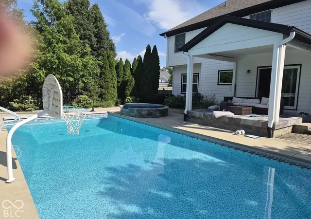 Photo 2 of Sale Pending at 9694 Bellflower Dr, Zionsville, IN 46077 | MLS# 22126270 | Listing updated on 2026-10-27