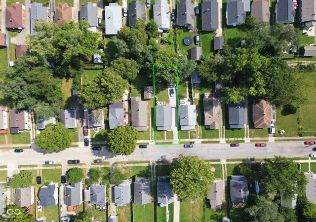 Photo 2 of Sale Pending at 4927 Caroline Ave, Indianapolis, IN 46205 | MLS# 22126271 | Listing updated on 2026-09-28