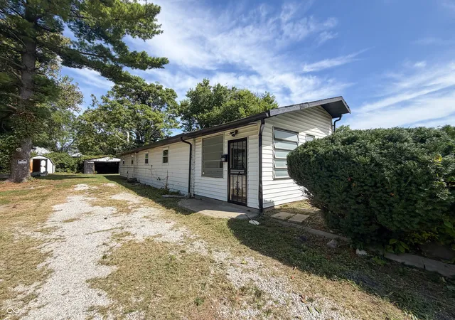 Photo 3 of Single family home for sale at 818 W 25th Street, Indianapolis, IN 46208 | MLS# 22126275 | Listing updated on 2026-09-18