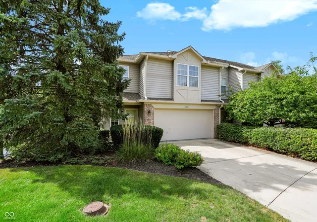 Photo 3 of Sale Pending at 11285 Shoreview Cir, Indianapolis, IN 46236 | MLS# 22126279 | Listing updated on 2026-10-01